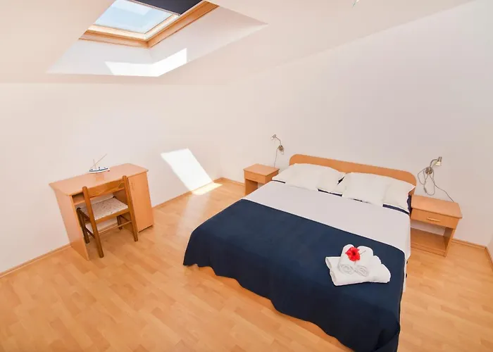 Apartman I Sobe Josica Jezera