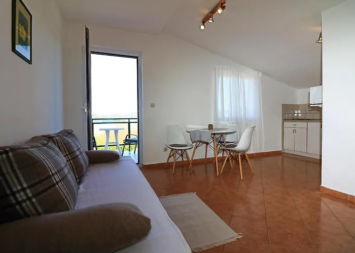 Apartman I Sobe Josica Jezera